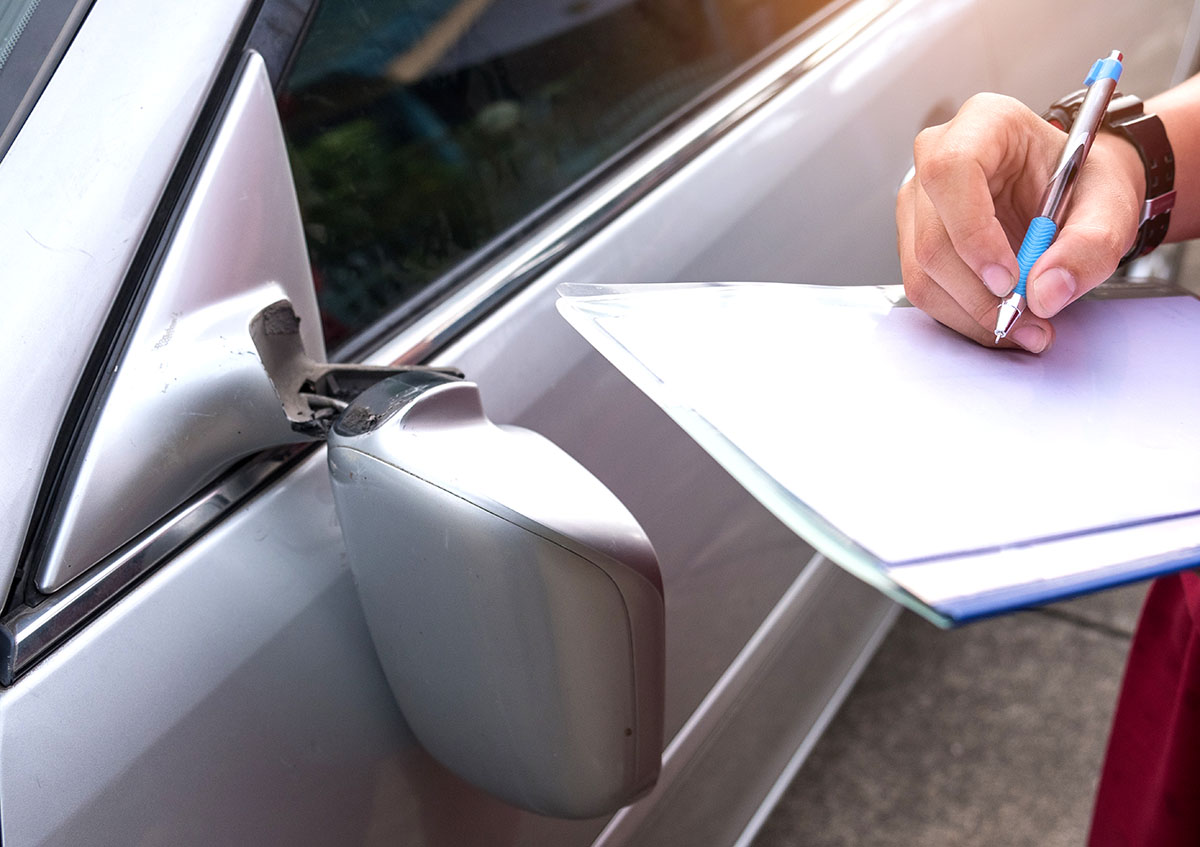 No todos los seguros de autos son iguales. El tribunal supremo considera lesiva la cláusula que limita a 600 euros la minuta de los letrados